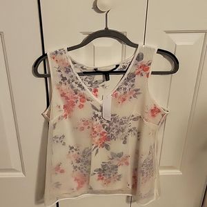White House Black Market floral sequin dressy top Sz. Small NWT